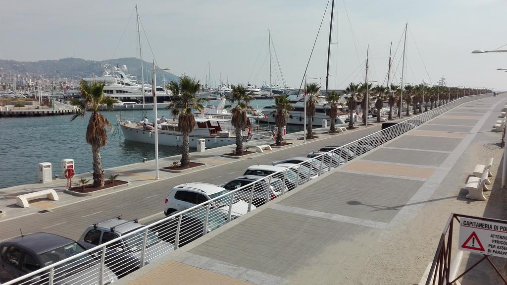 Case Vacanze Borgo Marina Imperia Eksteriør billede