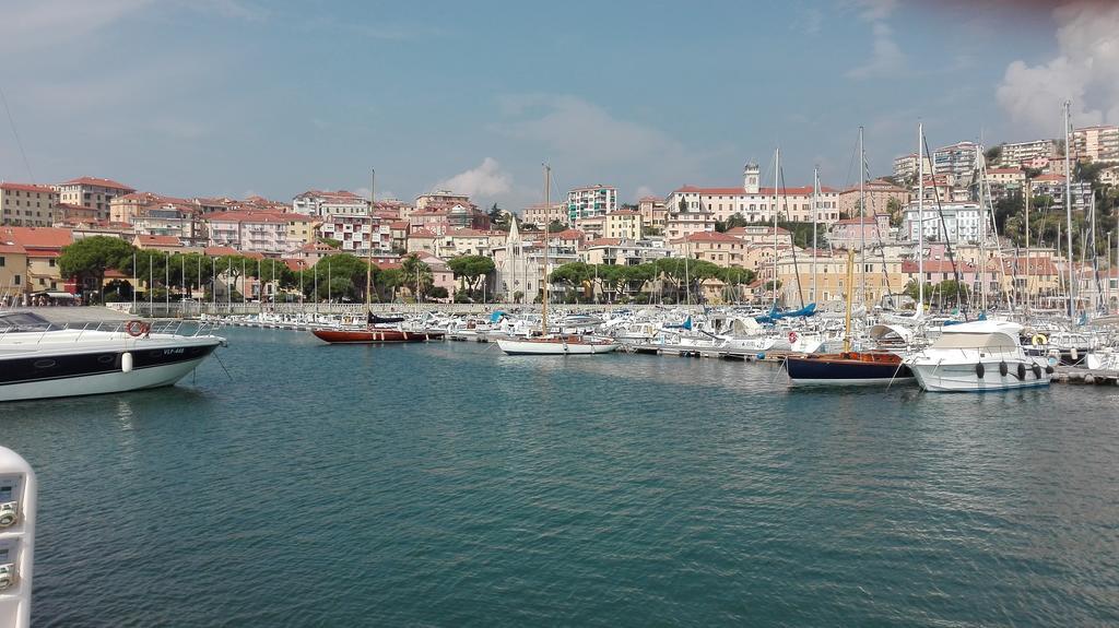 Case Vacanze Borgo Marina Imperia Eksteriør billede