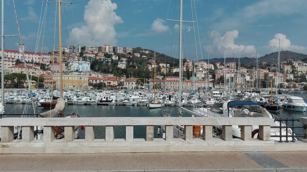 Case Vacanze Borgo Marina Imperia Eksteriør billede