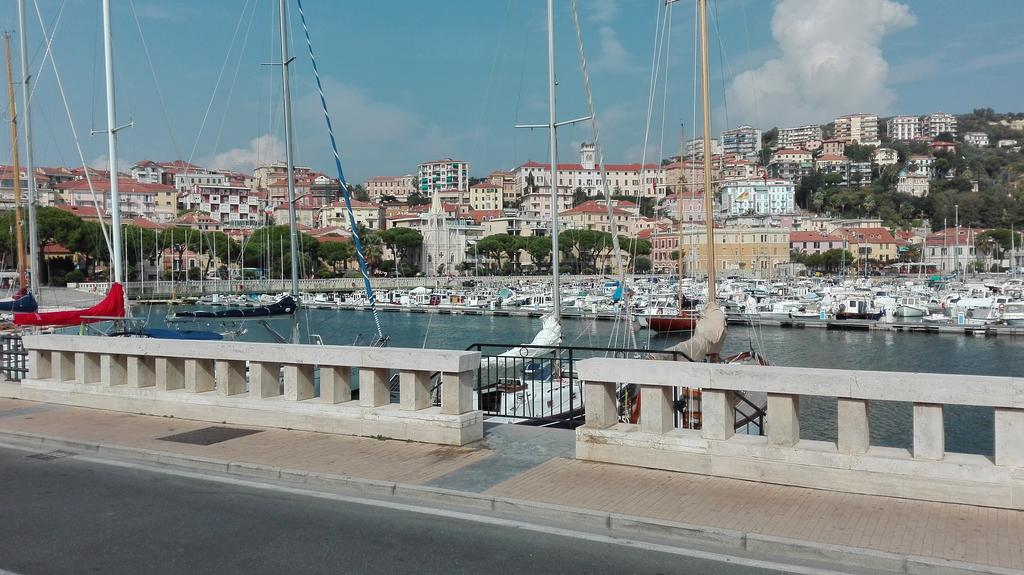 Case Vacanze Borgo Marina Imperia Eksteriør billede